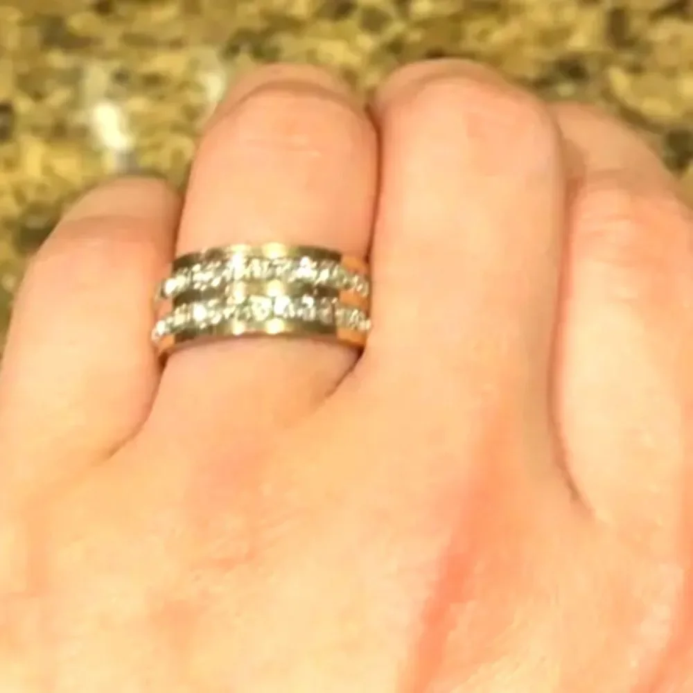 Diamond engagement ring